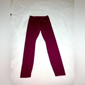 Nike Dri Fit  leggins womens capri size Small  Burgundy